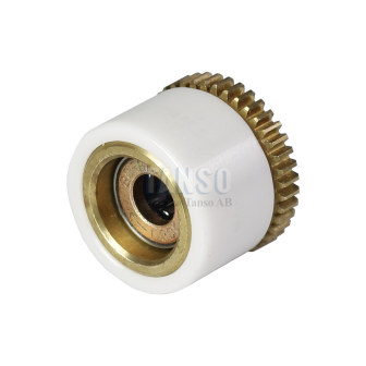 Pinch roller with gear